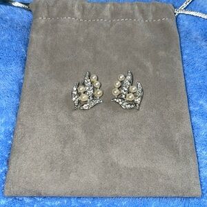 Vintage 1950’s Rhinestone & Faux-Pearl Clip on Earrings.